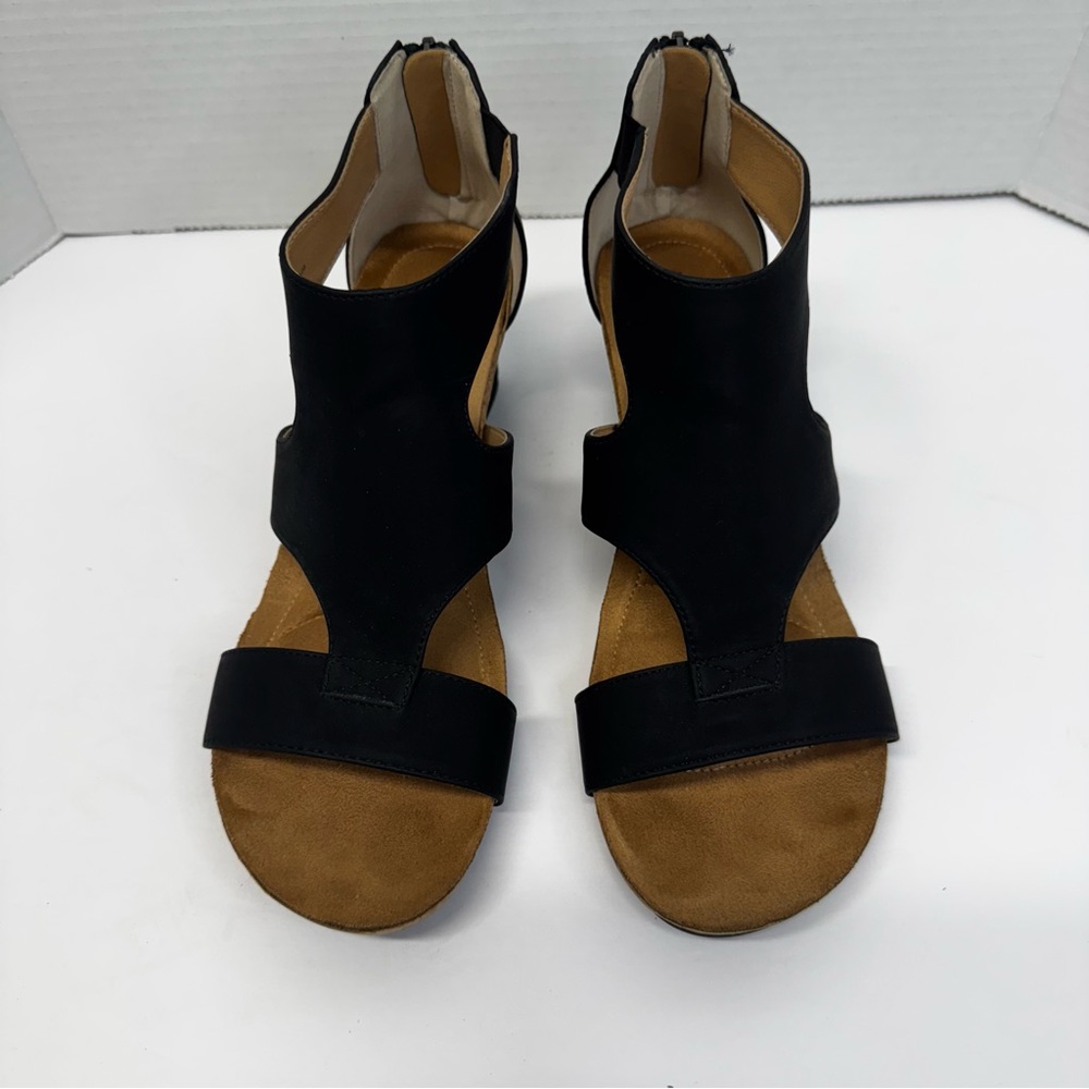 Adrienne Vittadini Black Zip Back Wedge Sandals size 10